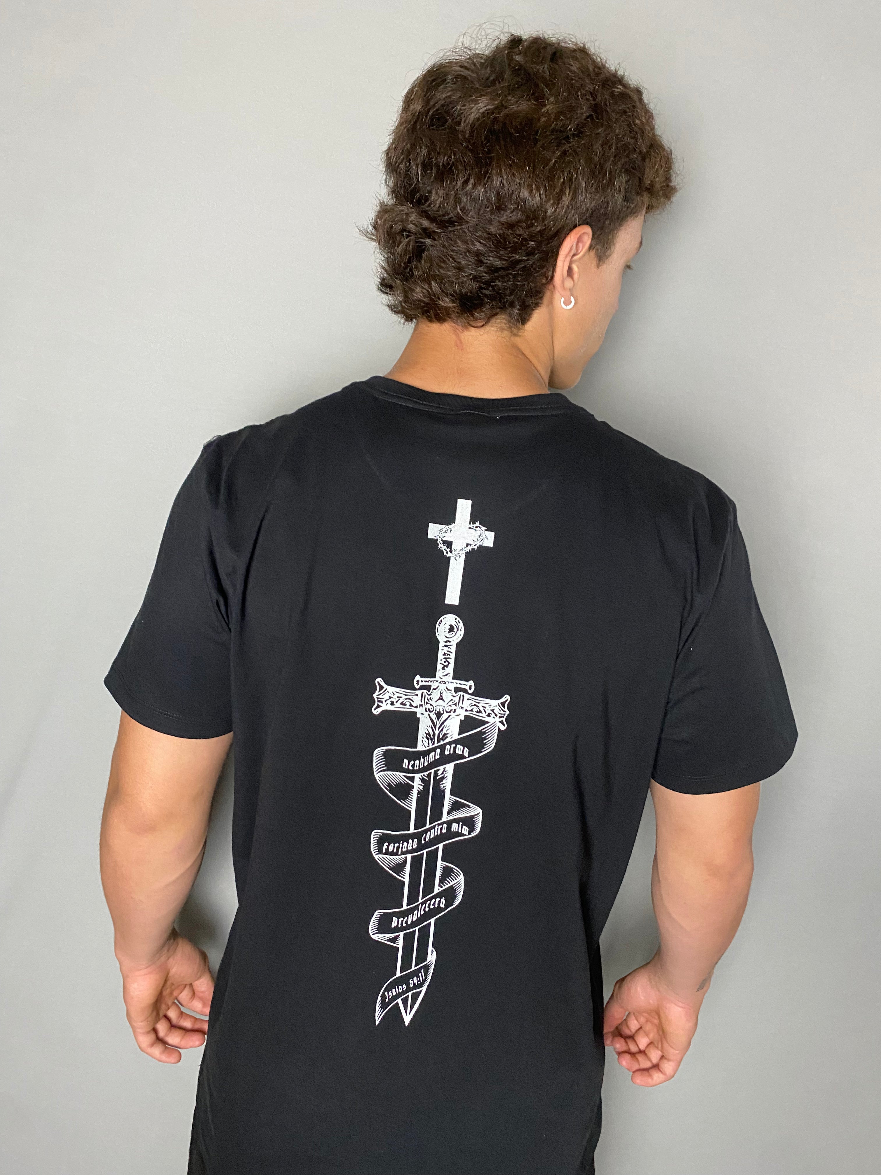 Camiseta Nenhuma Arma Forjada - Isaias 54:17